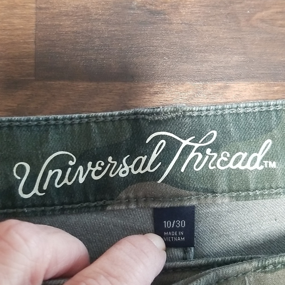 Universal Thread Camo High Rise Skinny Crop Size 10 - Picture 4 of 5